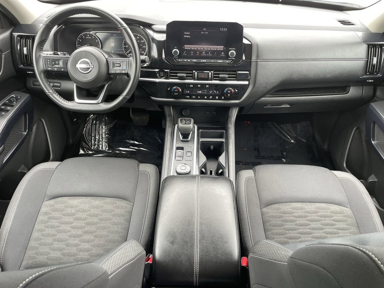 Used 2025 Nissan Pathfinder SV image 13