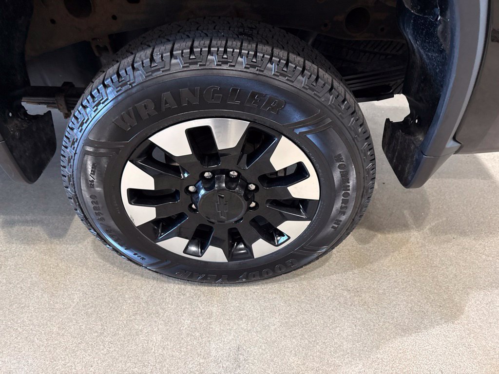 Used 2020 Chevrolet Silverado 2500 Custom w/ Custom Value Package AWD/4WD image 10