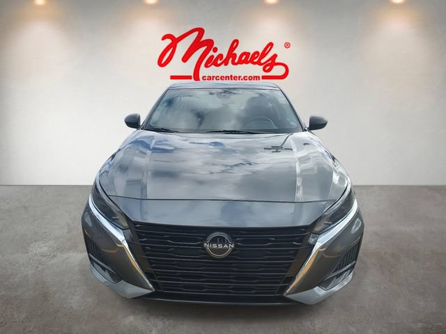 Used 2024 Nissan Altima 2.5 SV FWD image 2