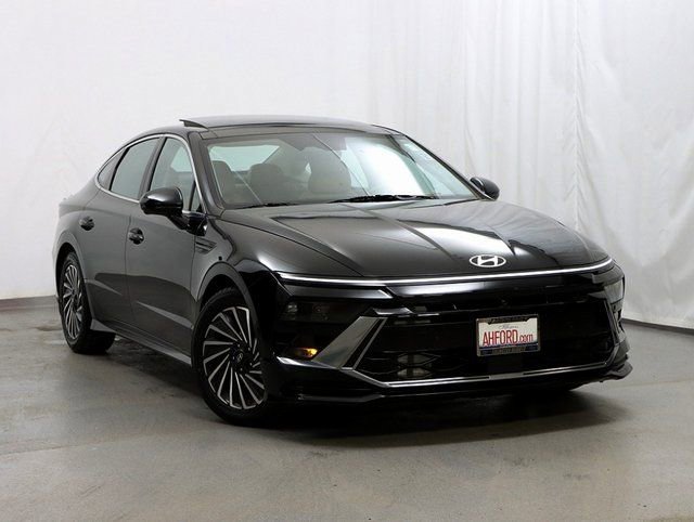 Used 2024 Hyundai Sonata Limited image 1