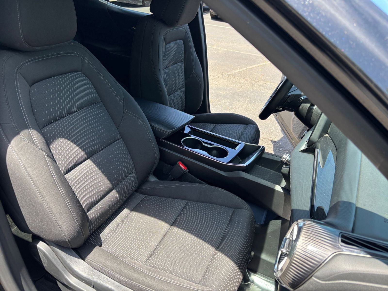 Used 2025 Chevrolet Equinox LT FWD image 36