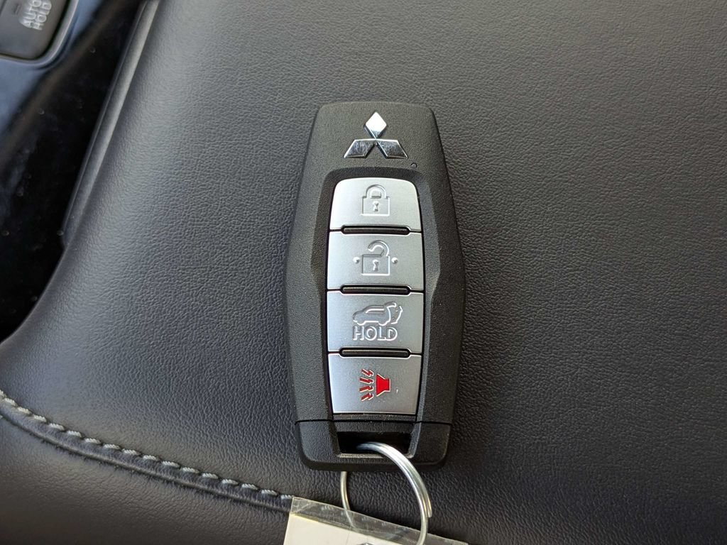 Used 2026 Mitsubishi Outlander SE FWD image 31