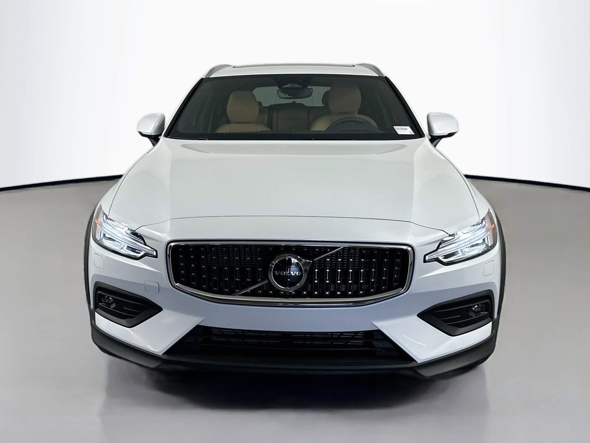 New 2026 Volvo V60 B5 Cross Country Ultra w/ Protection Package Premier image 2