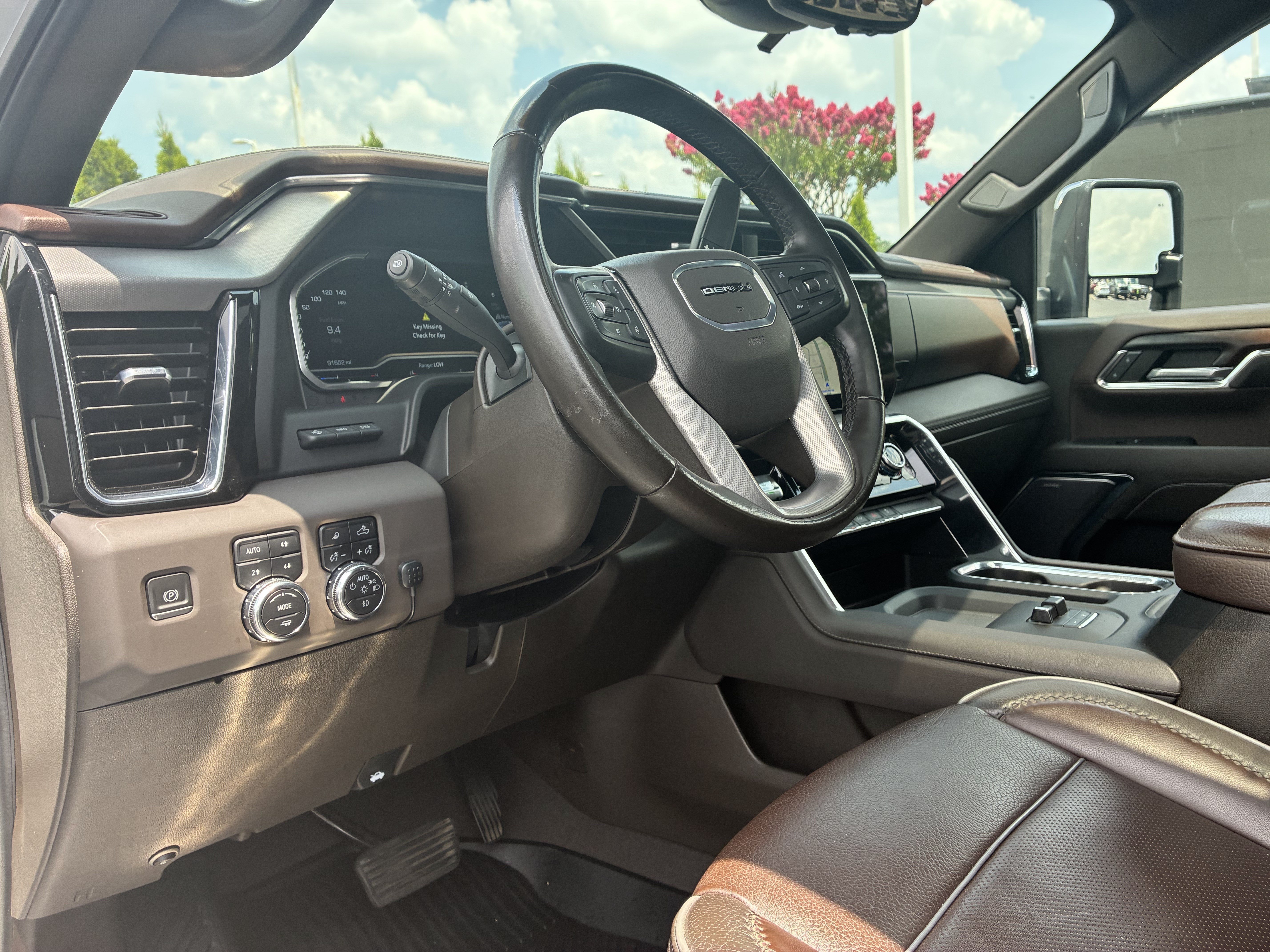 Used 2024 GMC Sierra 3500 Denali w/ Technology Package AWD/4WD image 22