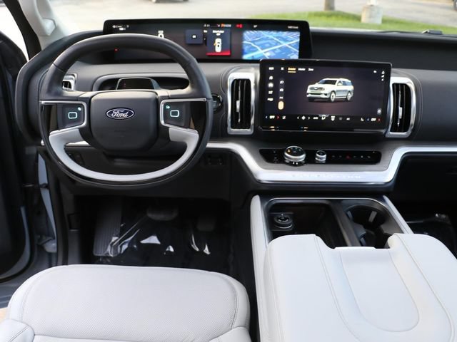 Used 2025 Ford Expedition Max Platinum w/ Driver's Package AWD/4WD image 19