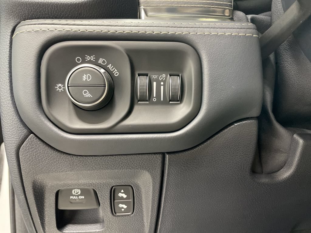 Used 2021 RAM 1500 Limited AWD/4WD image 32