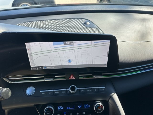 Used 2024 Hyundai Elantra SEL image 21