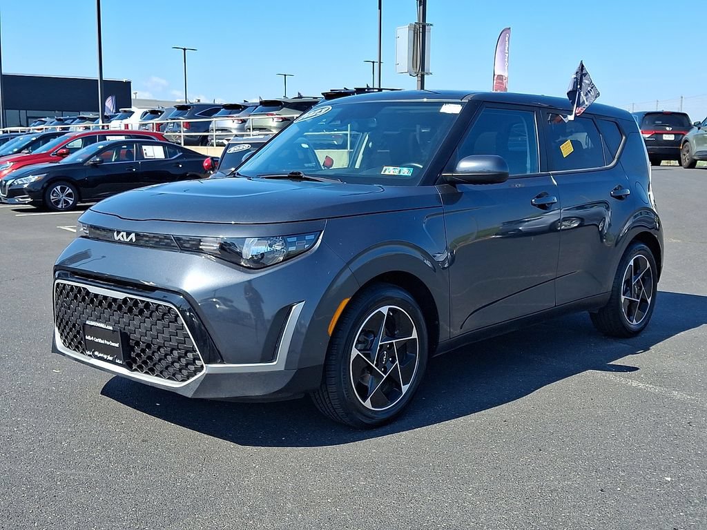 Certified 2023 Kia Soul EX FWD image 3