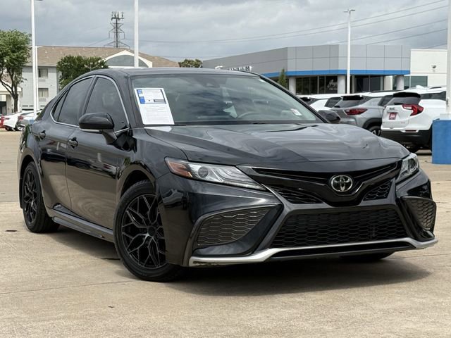 Used 2022 Toyota Camry XSE image 2