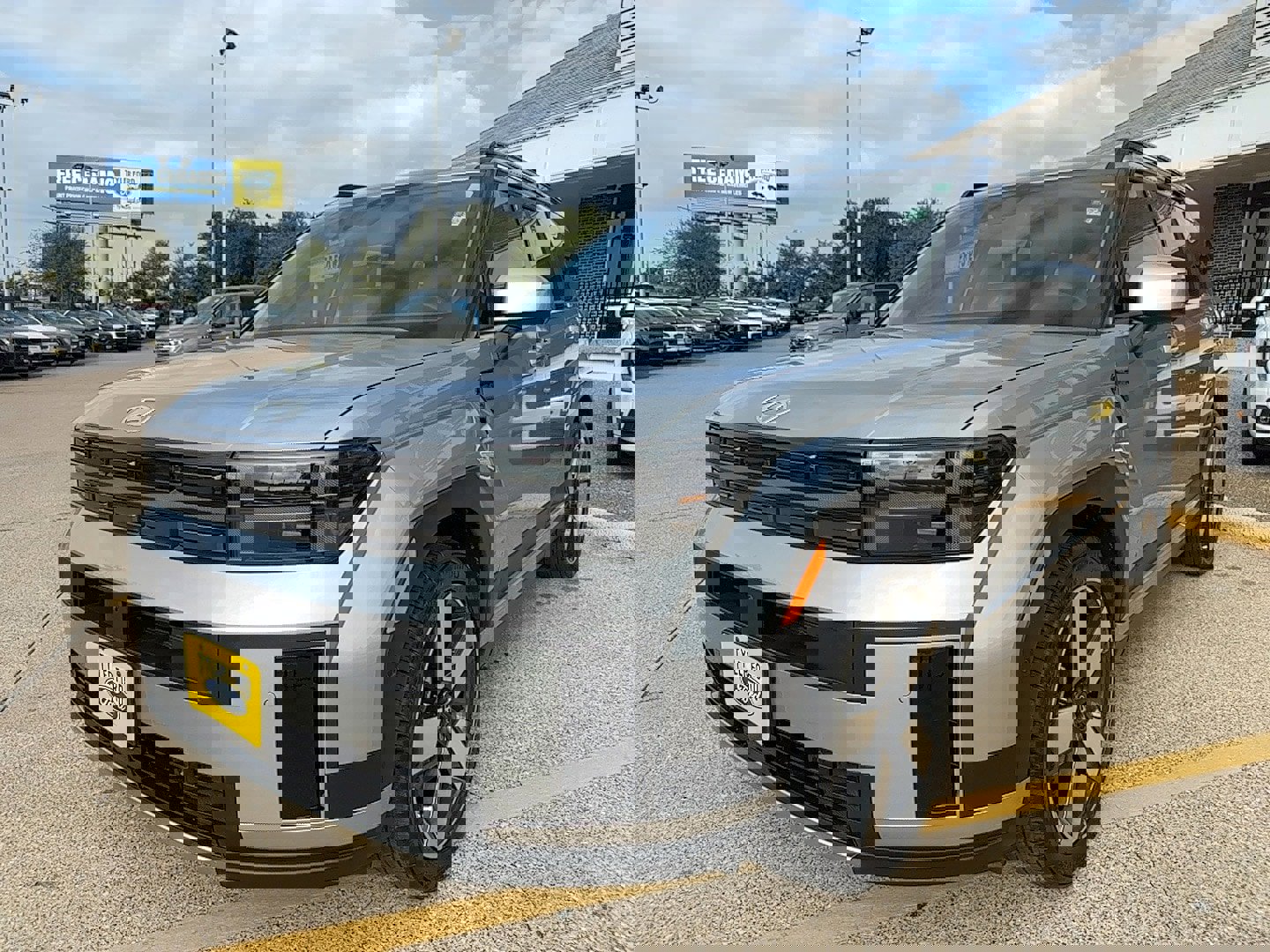 Used 2025 Hyundai Santa Fe Limited image 4