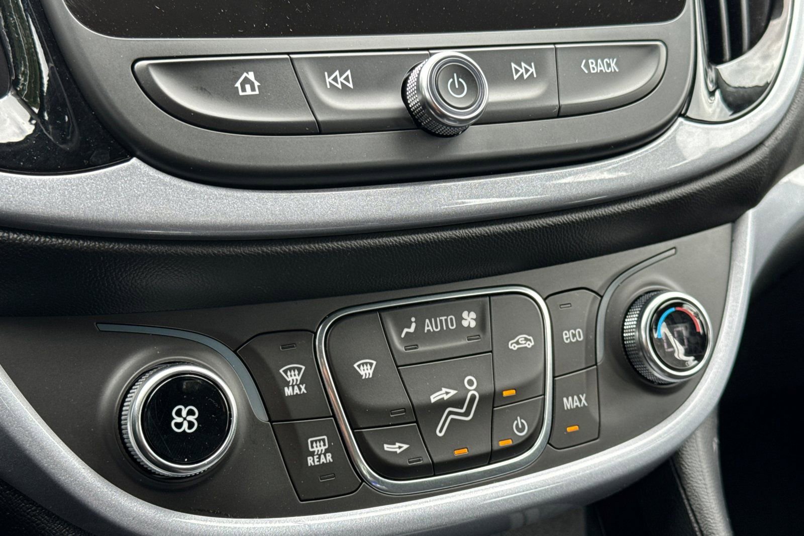 Used 2018 Chevrolet Volt LT image 21