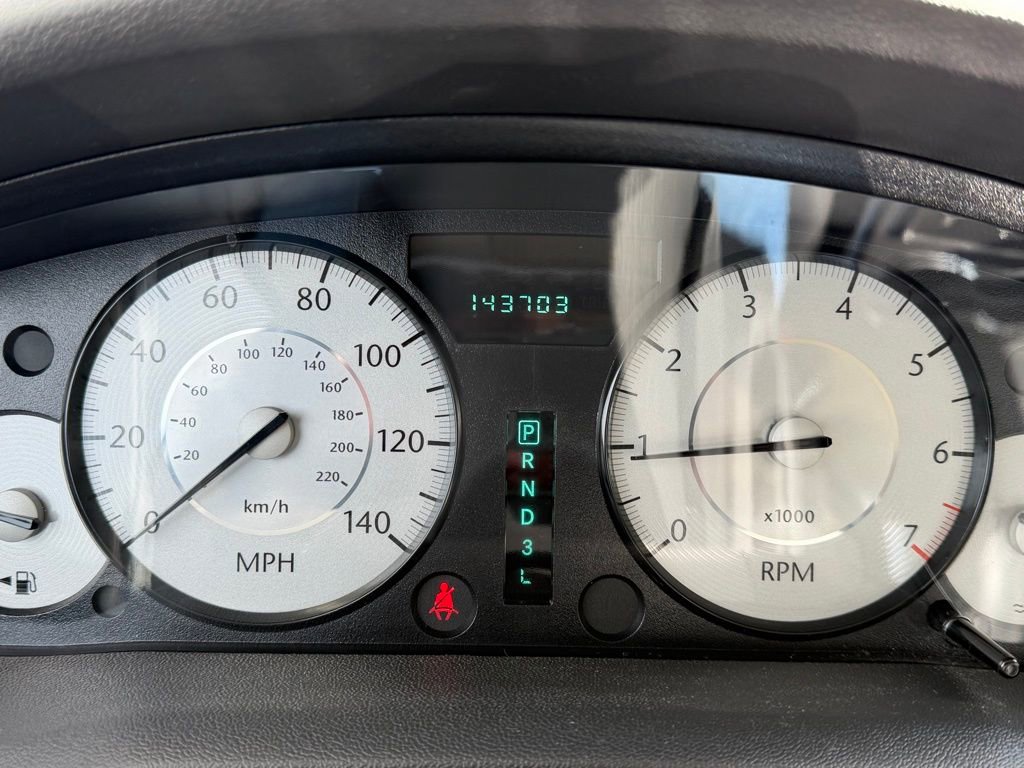 Used 2010 Chrysler 300 Touring image 18