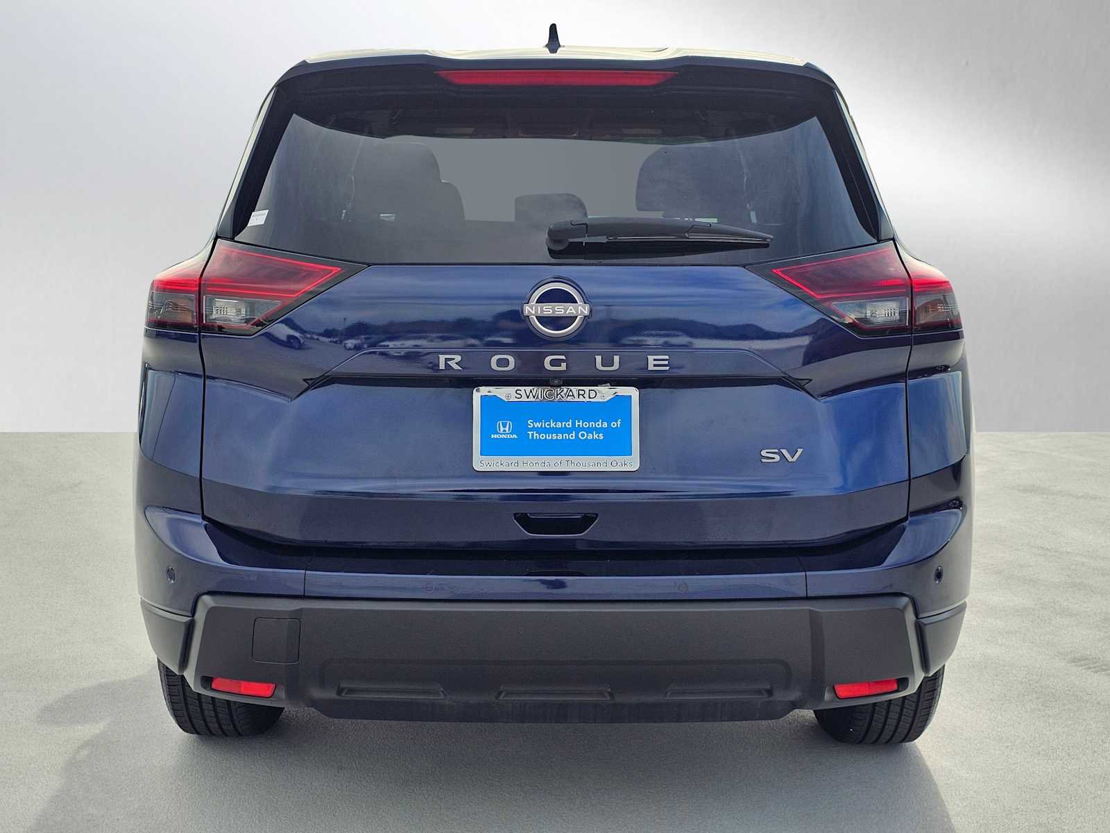 Used 2024 Nissan Rogue SV image 4