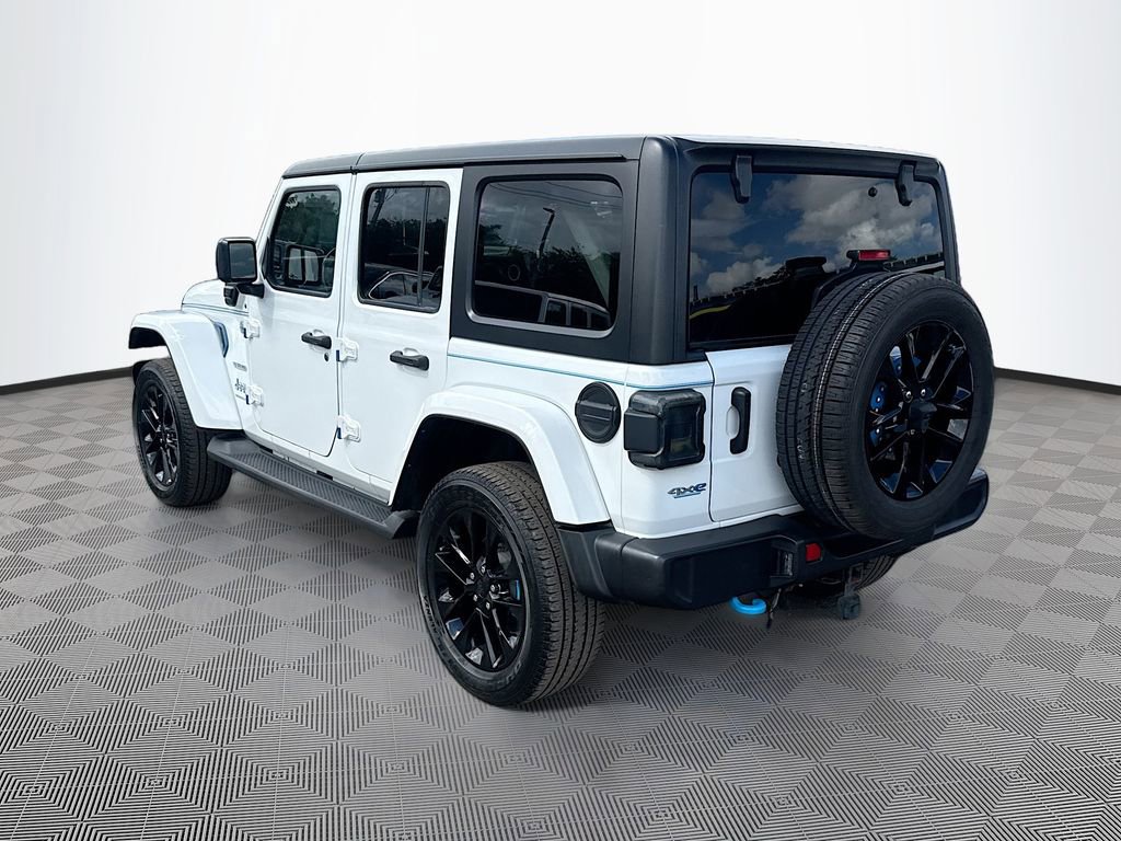 Used 2023 Jeep Wrangler Unlimited Sahara w/ Cold Weather Group AWD/4WD image 8