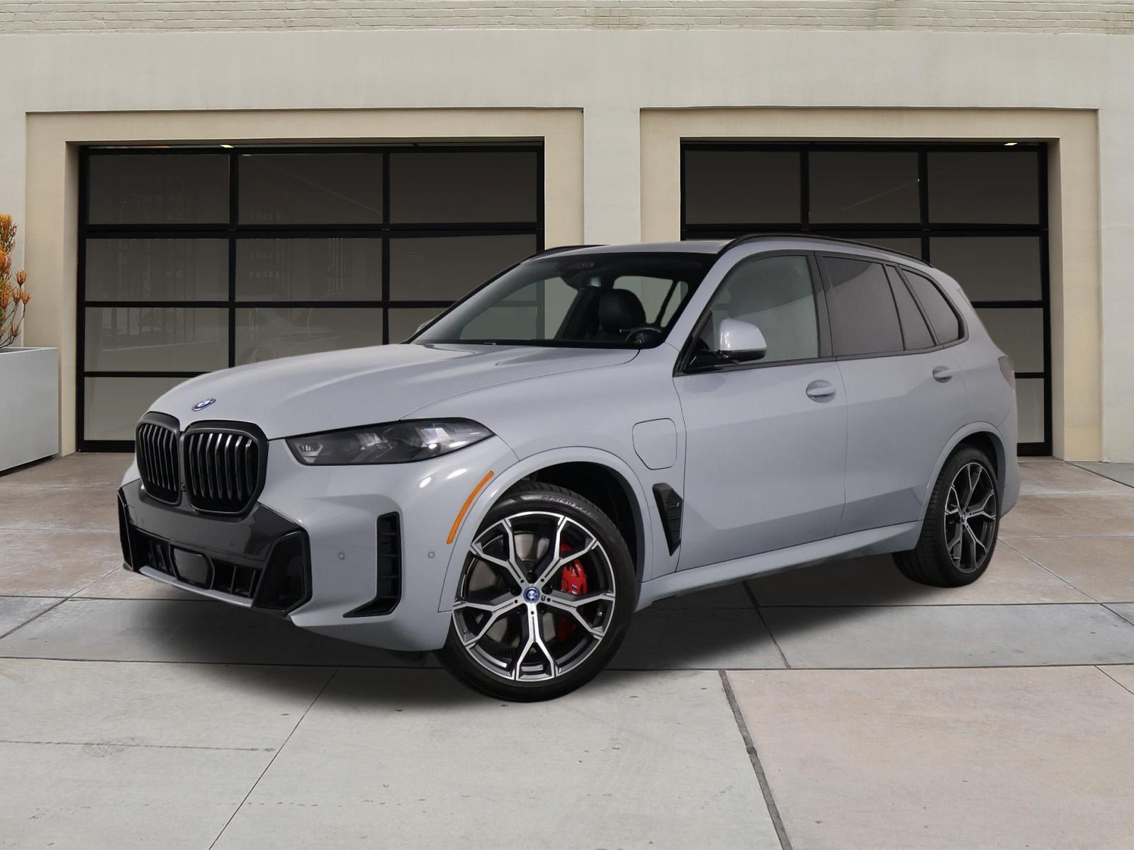 Used 2024 BMW X5 xDrive50e w/ M Sport Package AWD/4WD image 3