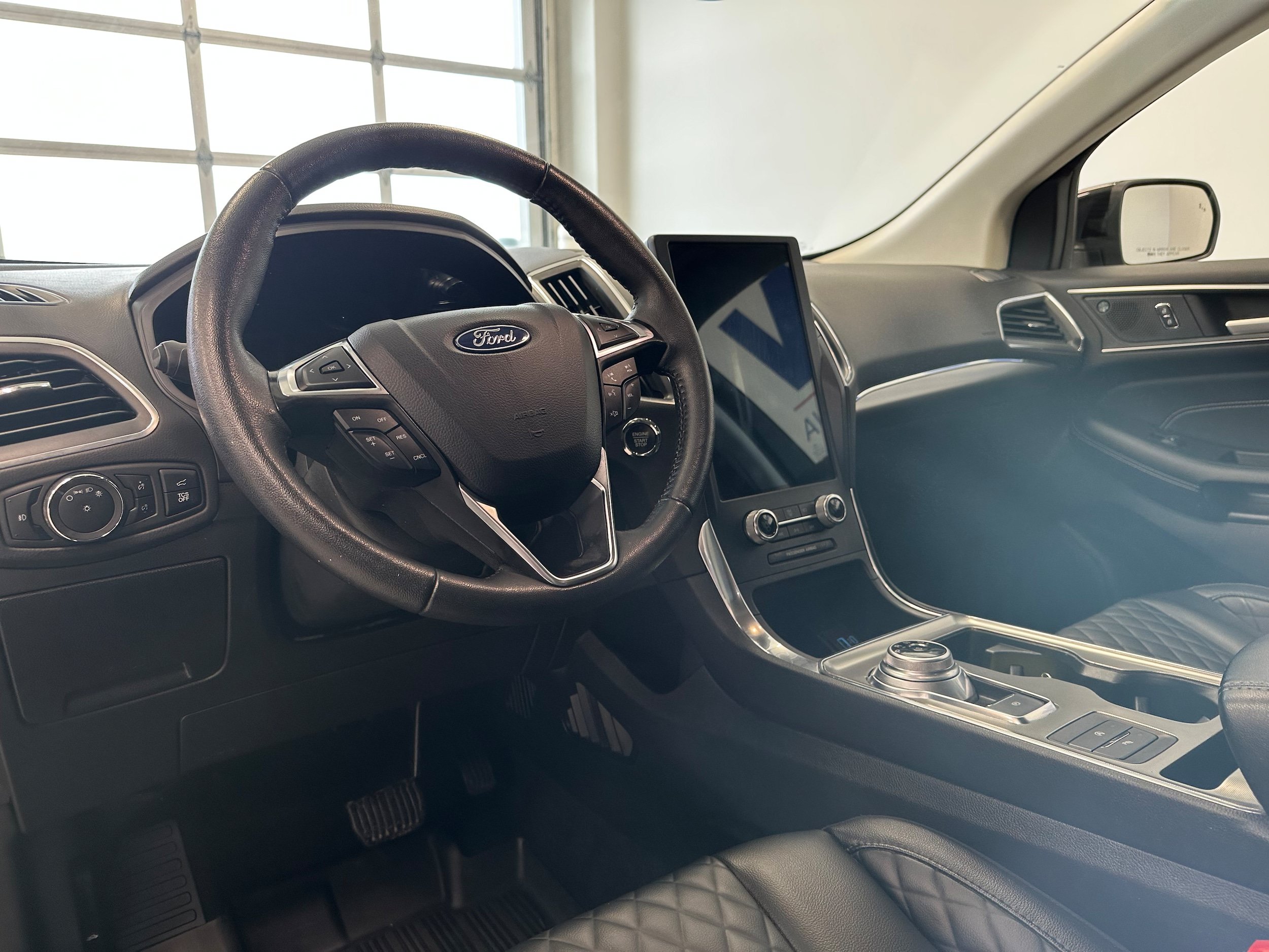 Used 2024 Ford Edge Titanium AWD/4WD image 9