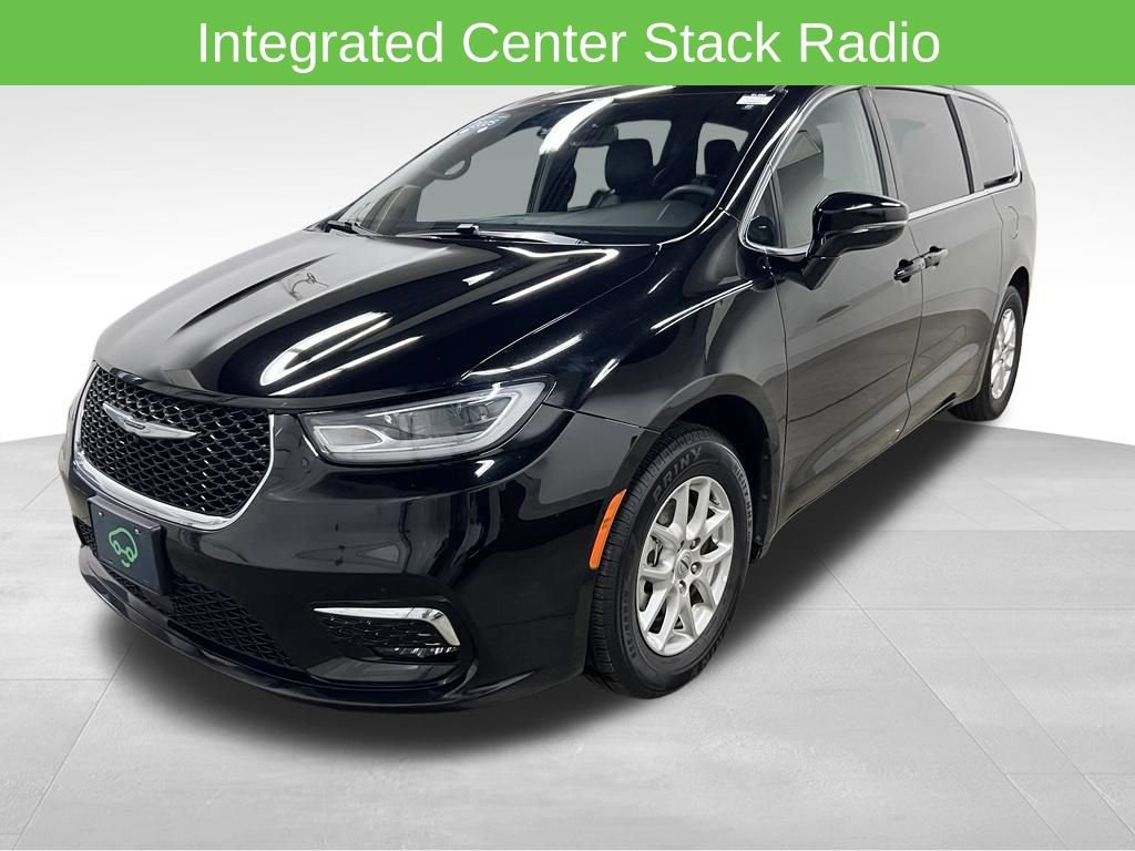 Used 2025 Chrysler Pacifica Select FWD image 7