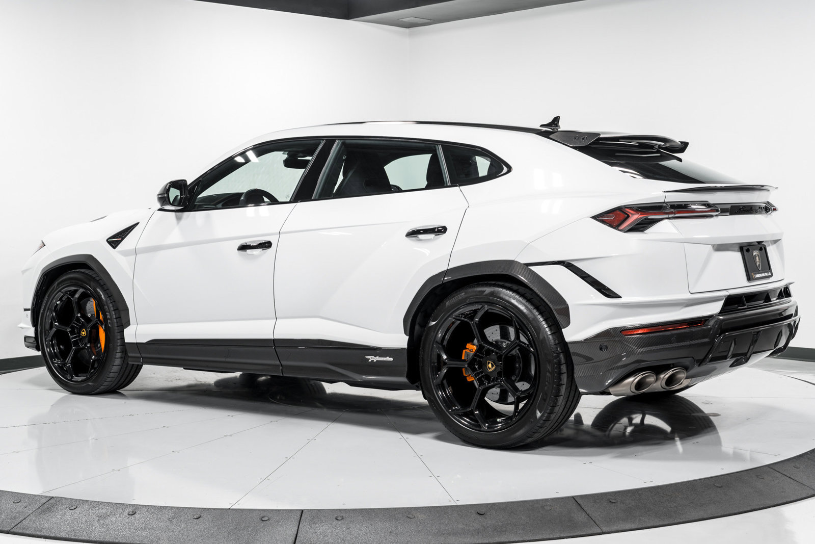 Used 2024 Lamborghini Urus Performante AWD/4WD image 5