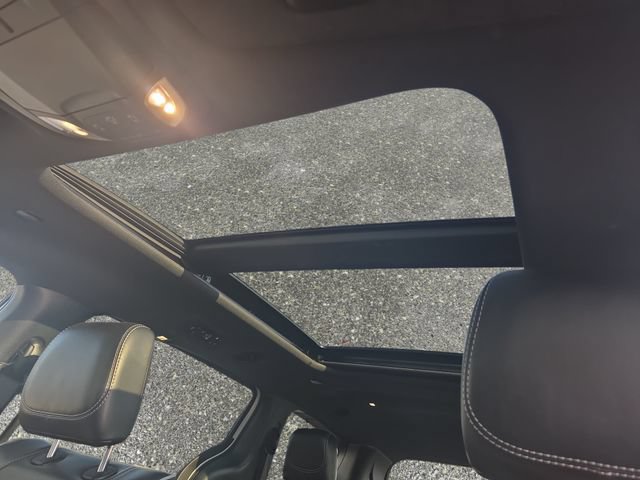 Used 2025 Chrysler Pacifica Limited FWD image 31