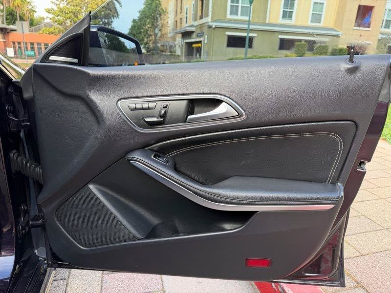 Used 2014 Mercedes-Benz CLA 250 image 59