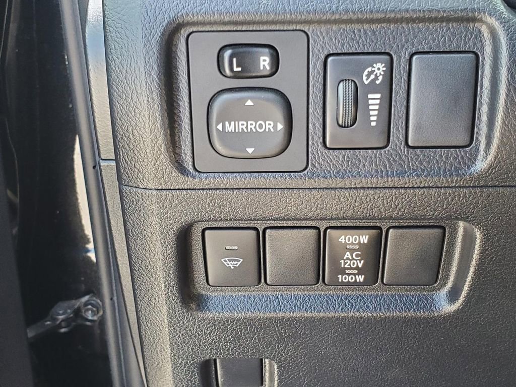 Used 2018 Toyota 4Runner TRD Off-Road AWD/4WD image 22