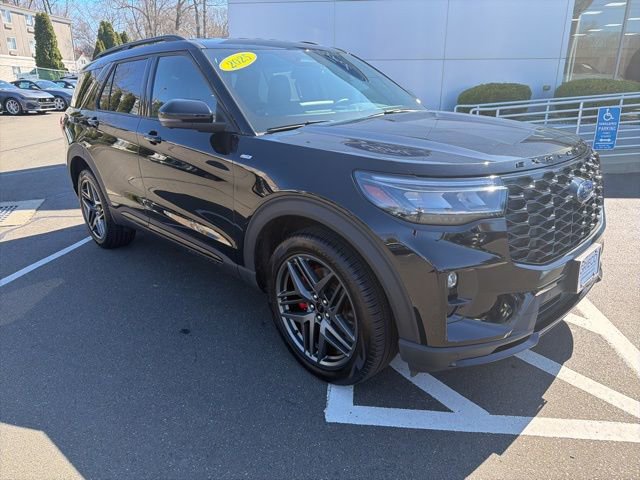 Used 2025 Ford Explorer ST-Line w/ ST-Line Street Pack image 1