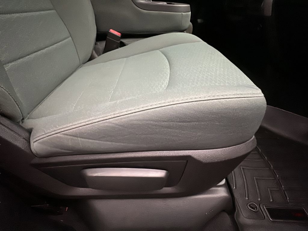 Used 2015 RAM 1500 Express AWD/4WD image 17