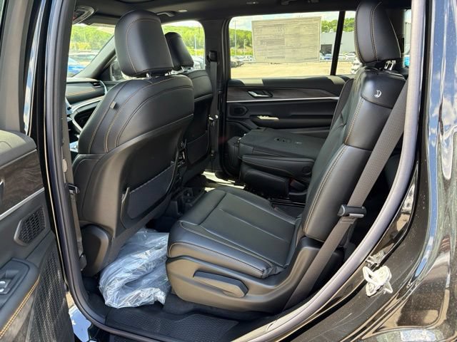 New 2026 Jeep Grand Cherokee L Limited AWD/4WD image 7