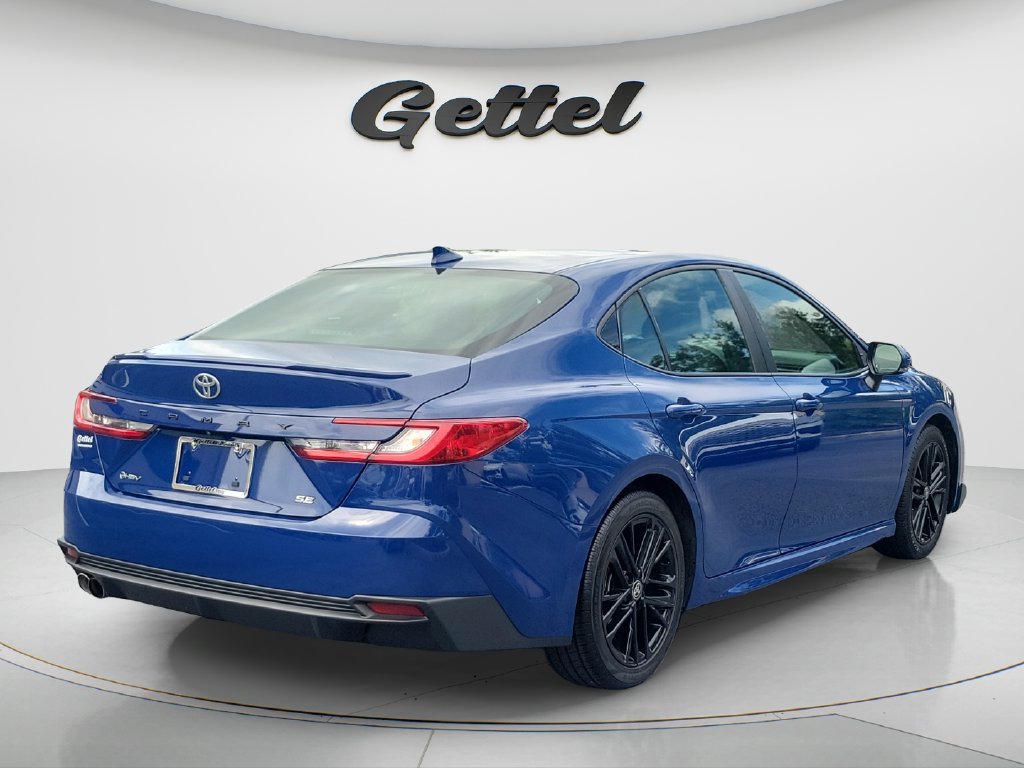 Used 2025 Toyota Camry SE FWD image 5