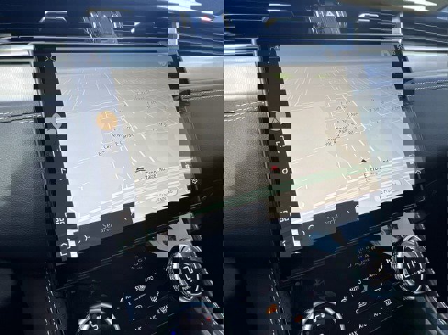 Certified 2025 Jaguar F-PACE R-Dynamic S image 27