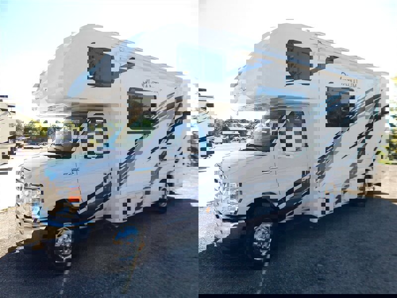 Used 2022 Ford E-450 and Econoline 450 Super Duty w/ Motorhome Prep Package image 7