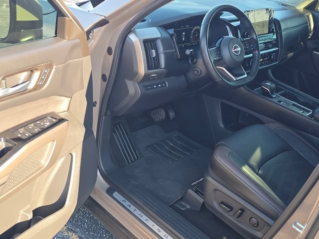 Certified 2025 Nissan Pathfinder Platinum w/ Cargo Package FWD image 9