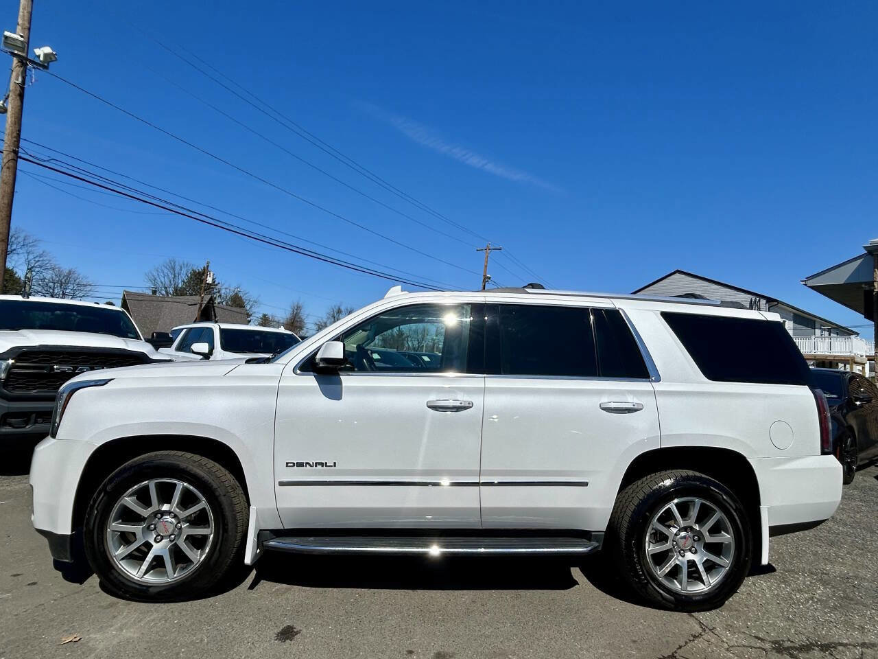 Used 2017 GMC Yukon Denali w/ Open Road Package image 4