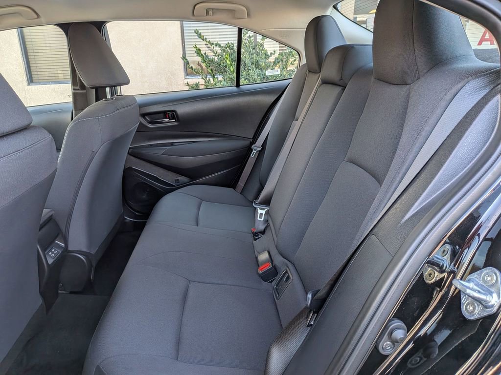 Used 2025 Toyota Corolla LE image 26