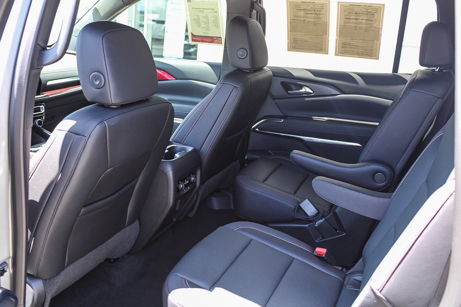Used 2025 Chevrolet Traverse Z71 w/ Enhanced Driving Package AWD/4WD image 21
