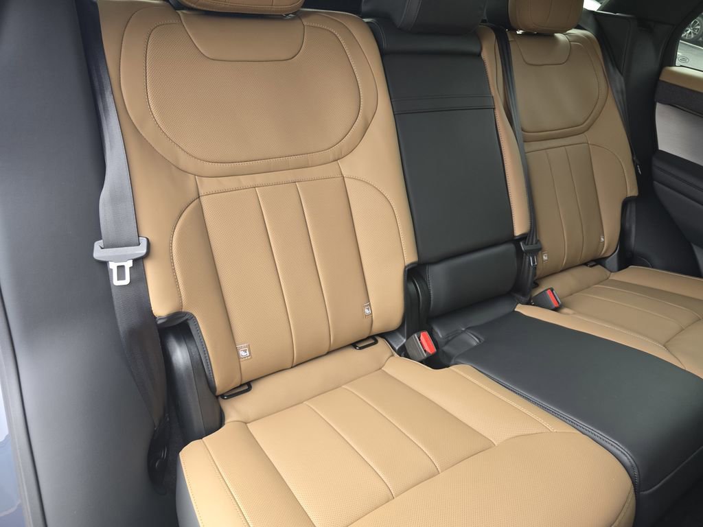 New 2025 Land Rover Range Rover Sport Dynamic SE AWD/4WD image 24