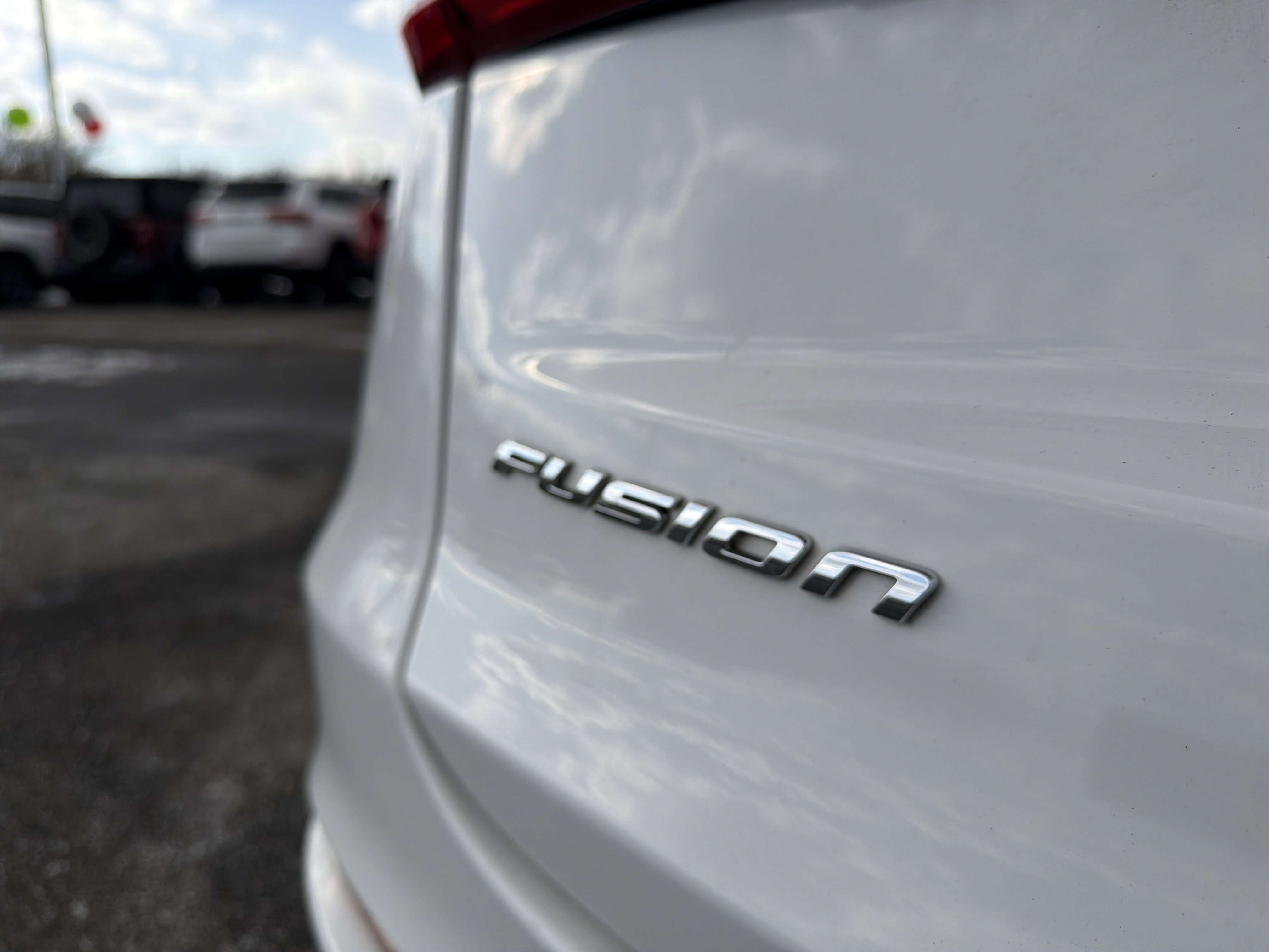 Used 2019 Ford Fusion SE image 30