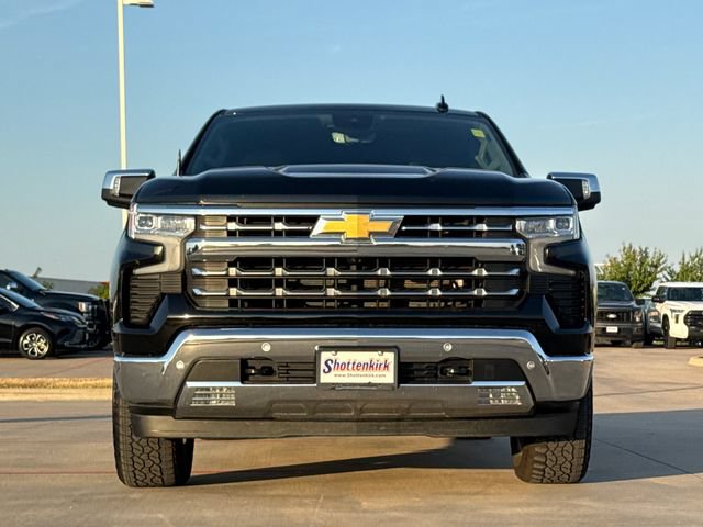 Used 2025 Chevrolet Silverado 1500 LTZ w/ Technology Package AWD/4WD image 2