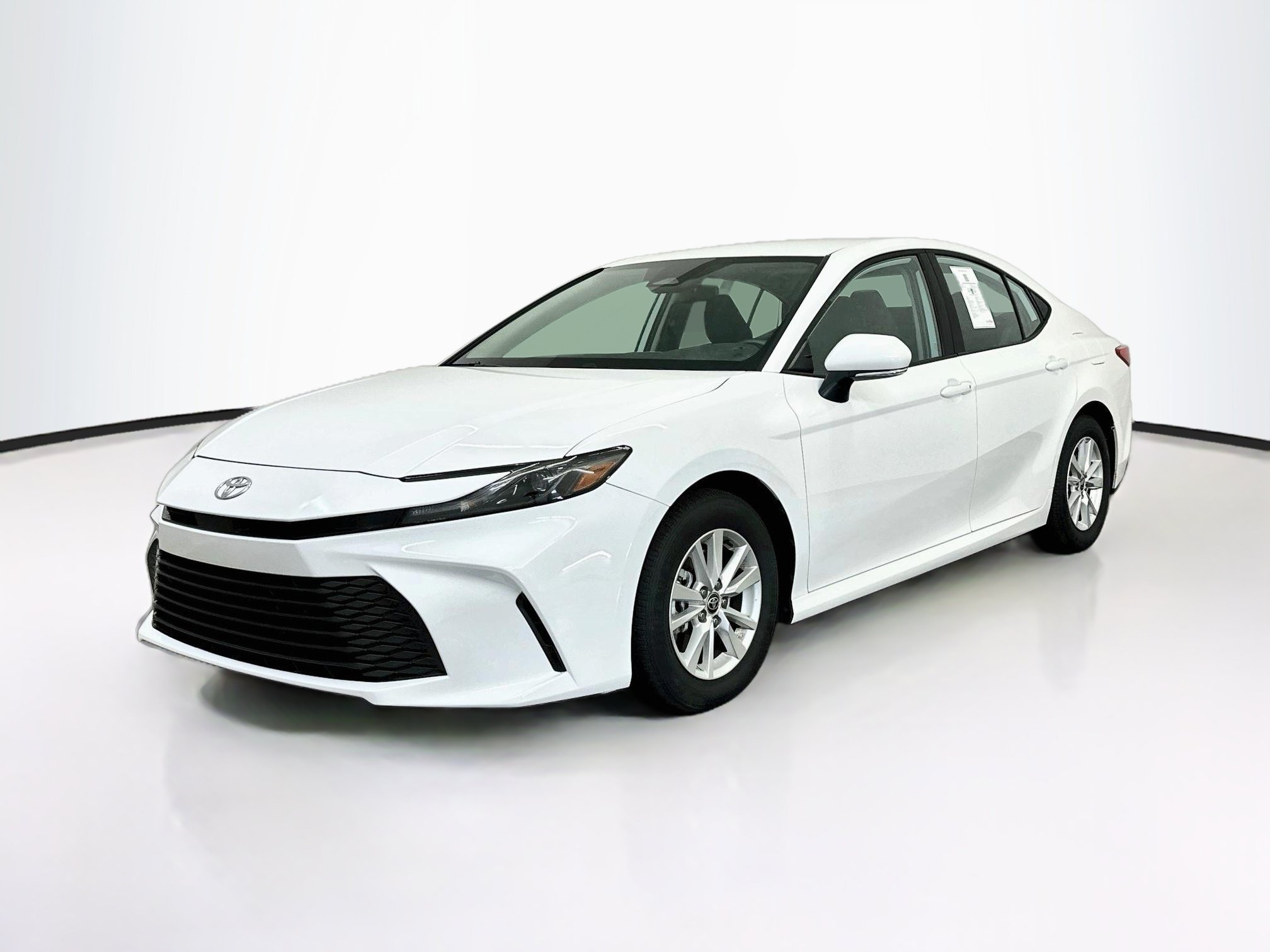 Used 2026 Toyota Camry SE FWD image 3
