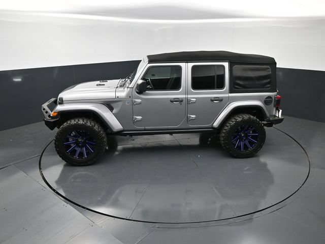Used 2019 Jeep Wrangler Unlimited Sahara AWD/4WD image 17