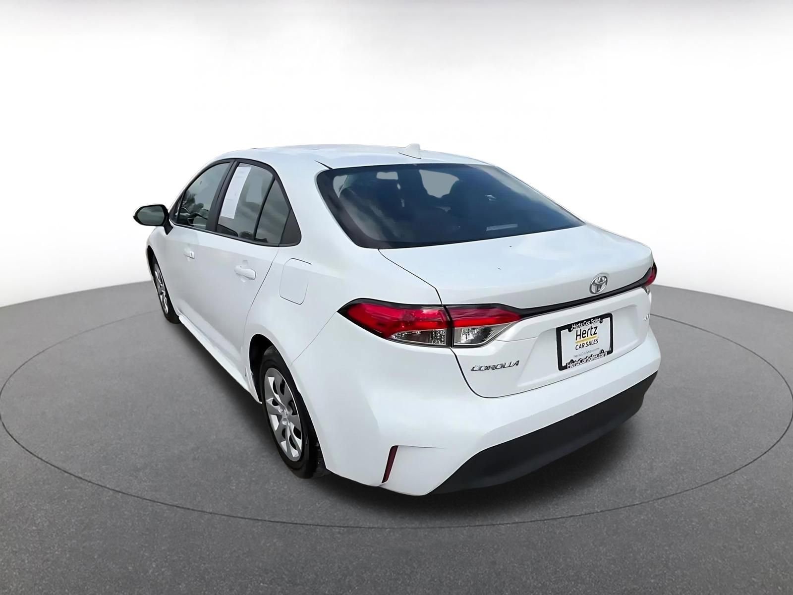 Used 2025 Toyota Corolla LE FWD image 11