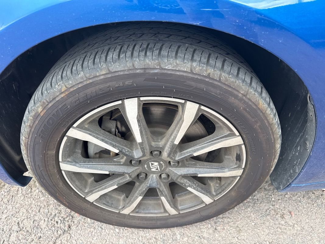 Used 2017 Ford Fusion Energi Titanium FWD image 21