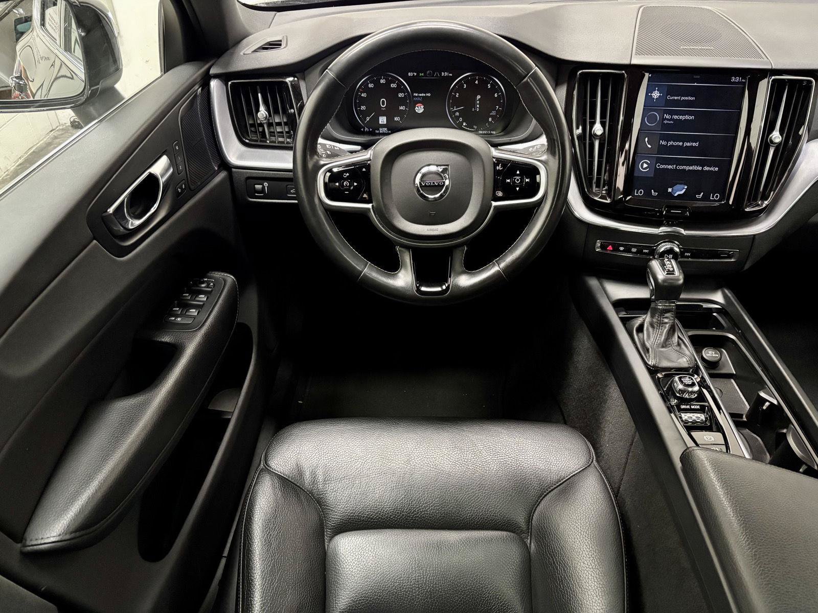 Used 2020 Volvo XC60 T5 Momentum AWD/4WD image 2