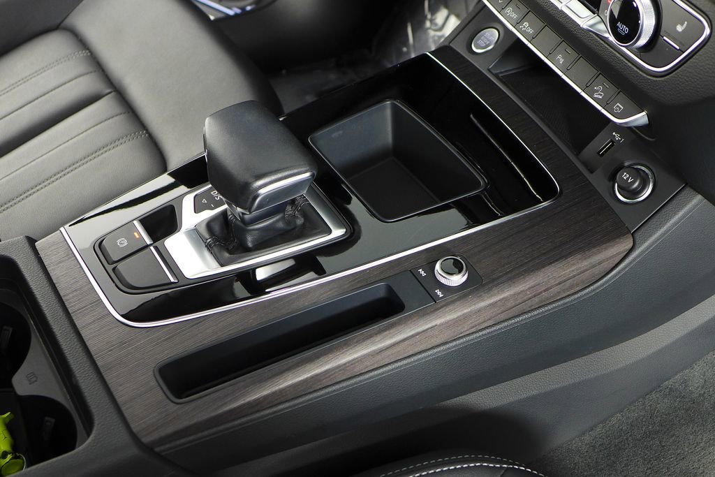 Used 2023 Audi Q5 2.0T Premium w/ Convenience Package image 15