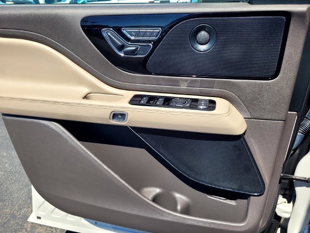 Certified 2023 Lincoln Aviator Reserve w/ Equipment Group 201A RWD image 15