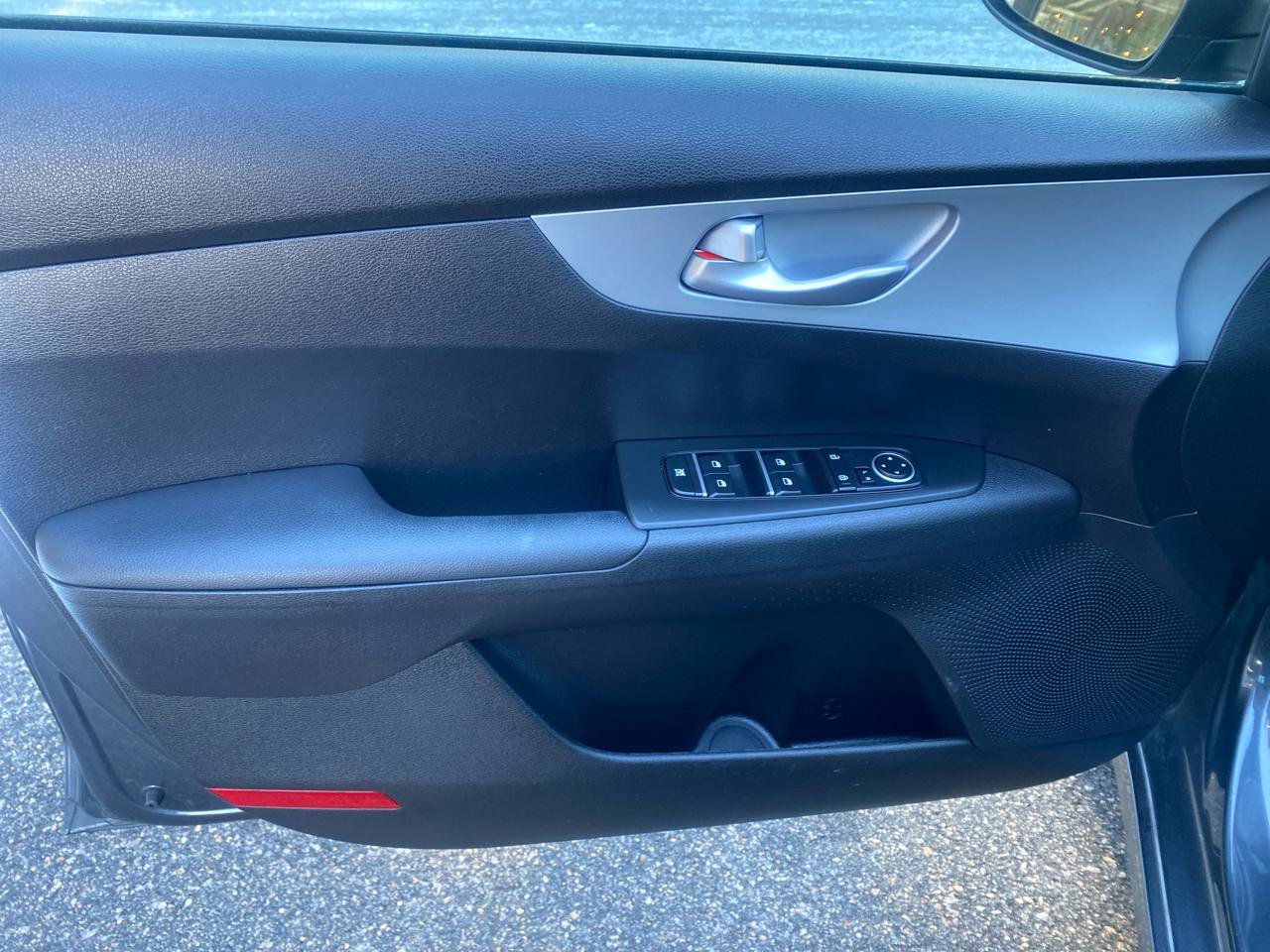 Used 2023 Kia Forte LX image 23