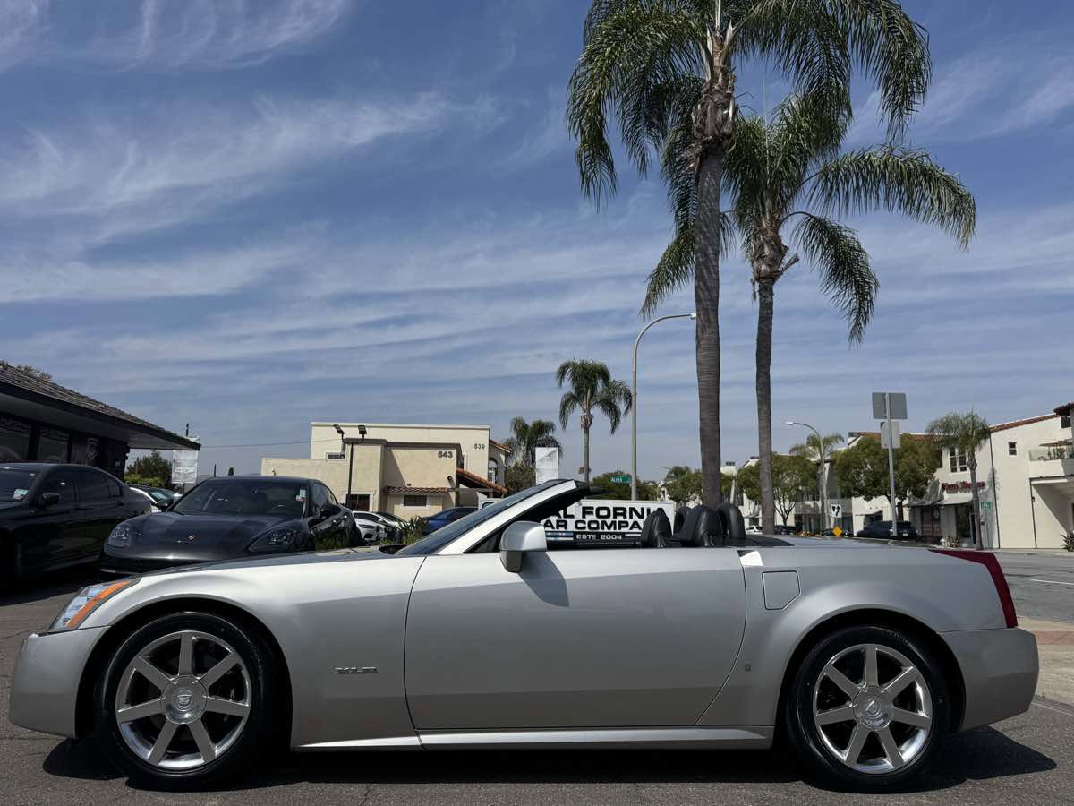 Used 2008 Cadillac XLR RWD image 3