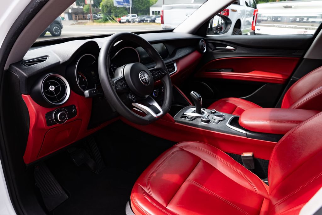 Used 2021 Alfa Romeo Stelvio Sprint RWD image 19
