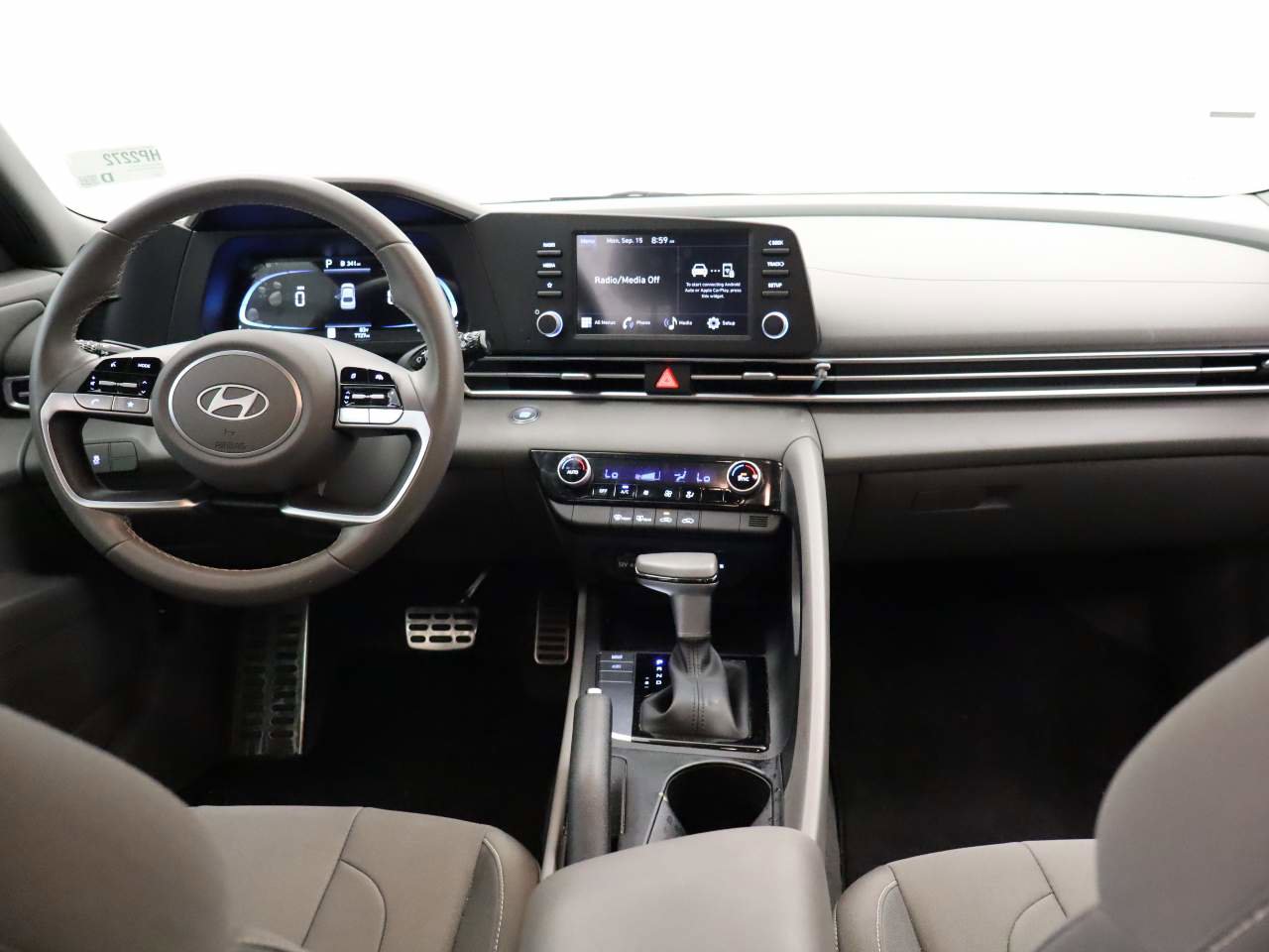 Used 2025 Hyundai Elantra Sport image 14