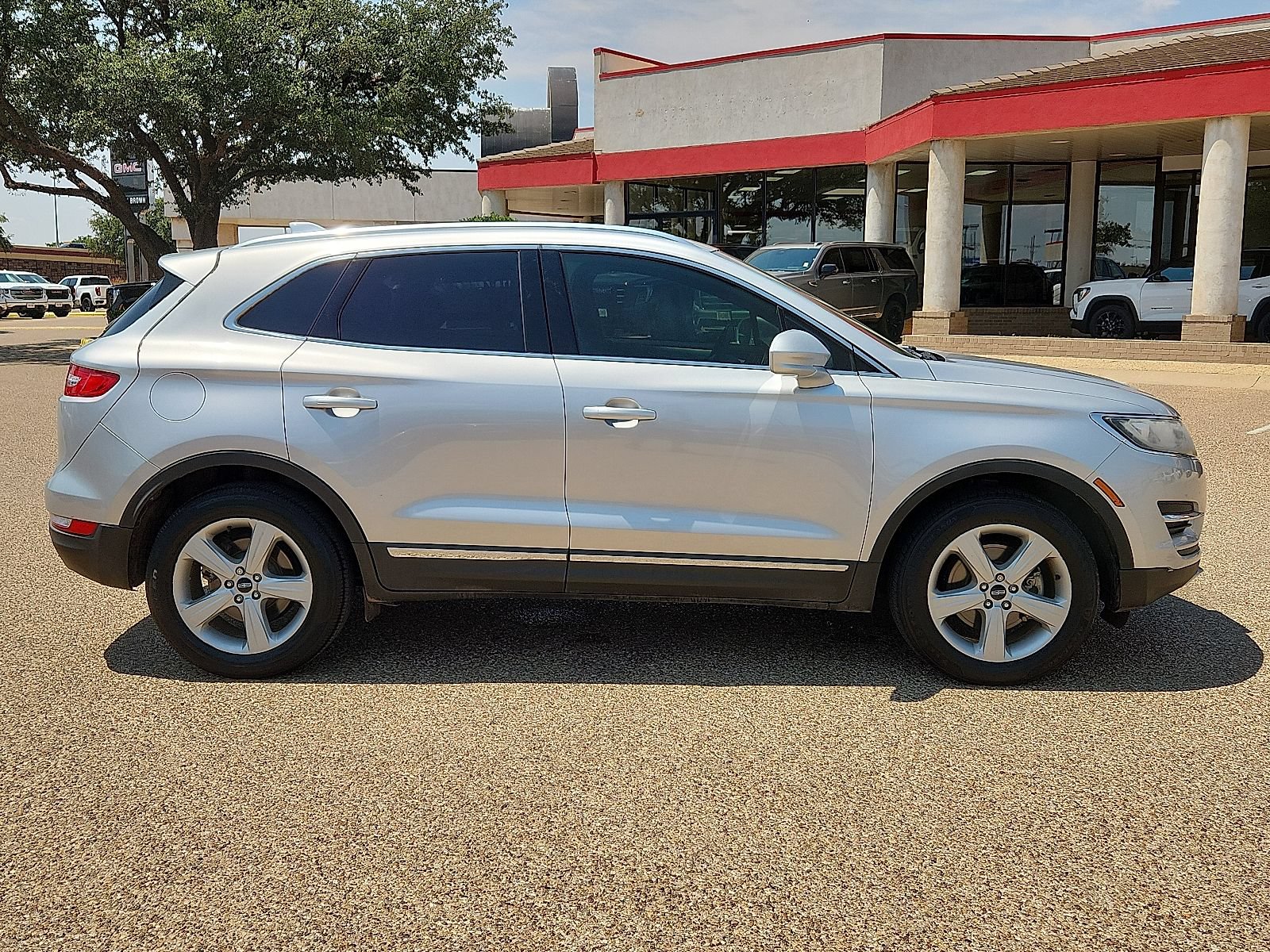 Used 2017 Lincoln MKC Premiere FWD image 5